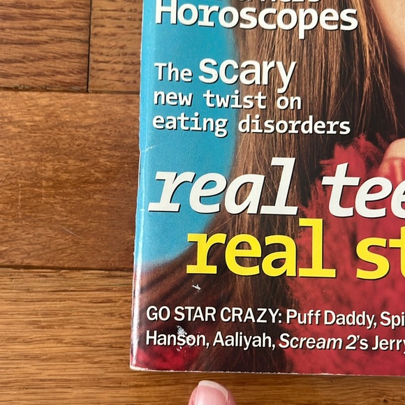 First Issue of Teen People Magazine from February 1998 - Picture 6 of 13